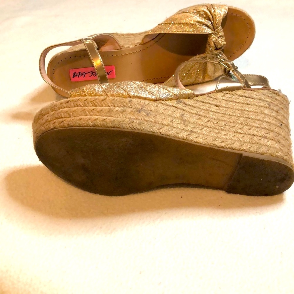 Shoes - Picture 5 of 6